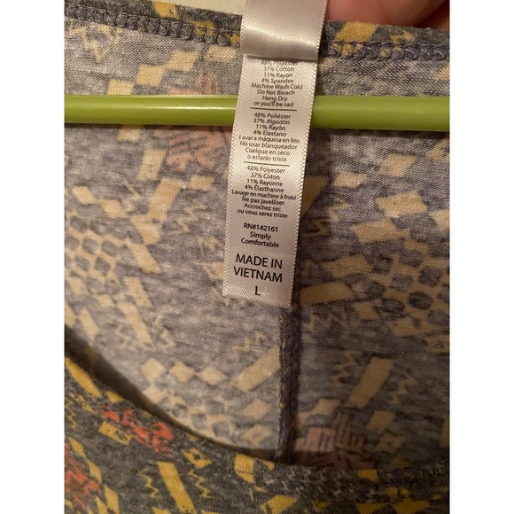 Lularoe PerfectT Gray Geometric pattern Size Large EUC - Picture 7 of 7